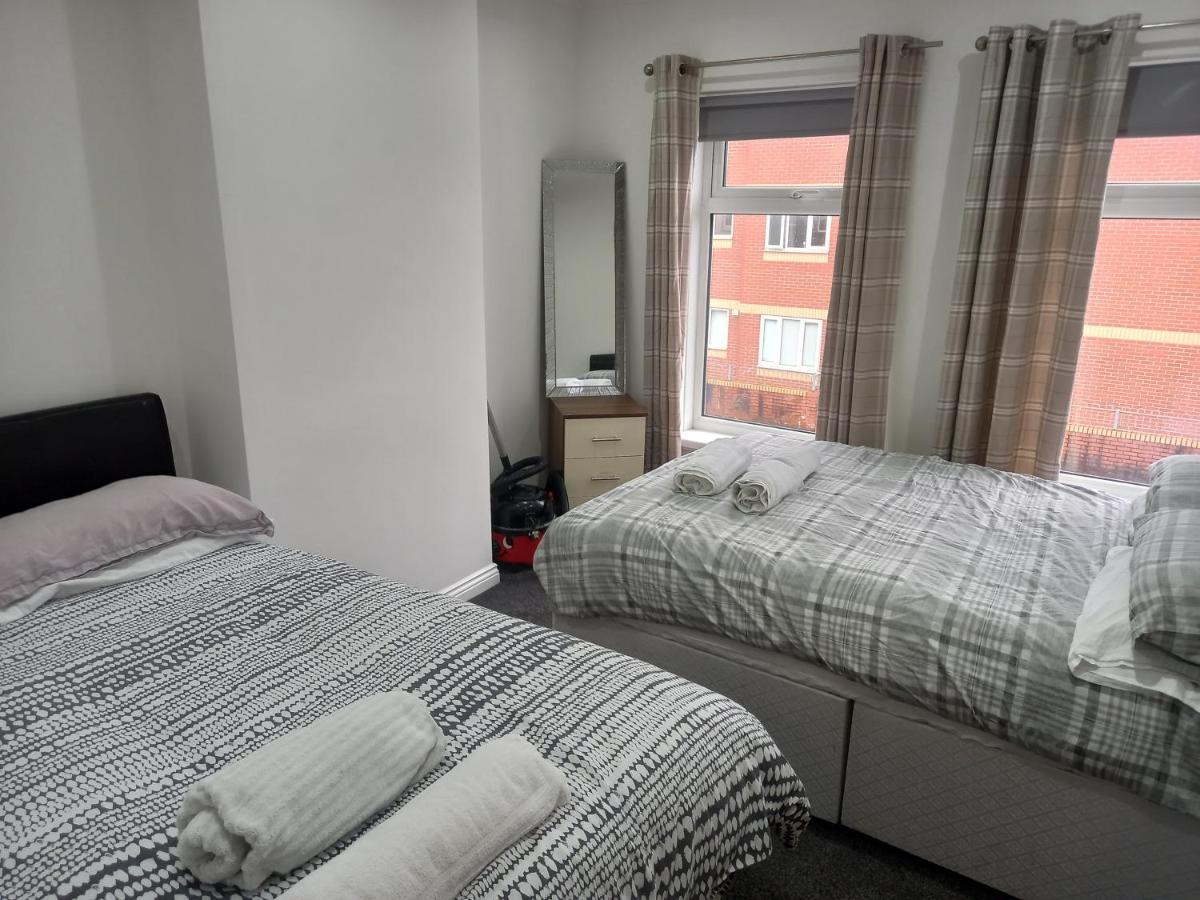 Apartment With Roof Terrace Close To City Centre Cardiff Esterno foto