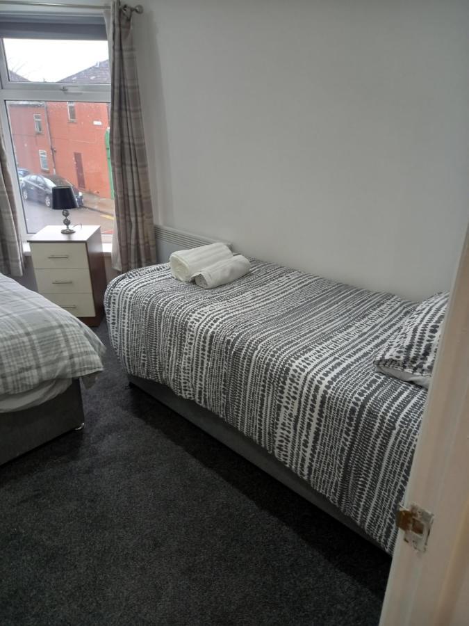 Apartment With Roof Terrace Close To City Centre Cardiff Esterno foto