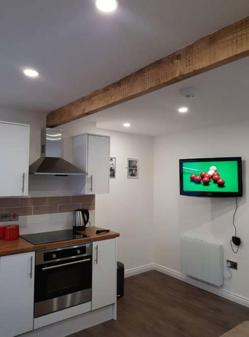 Apartment With Roof Terrace Close To City Centre Cardiff Esterno foto