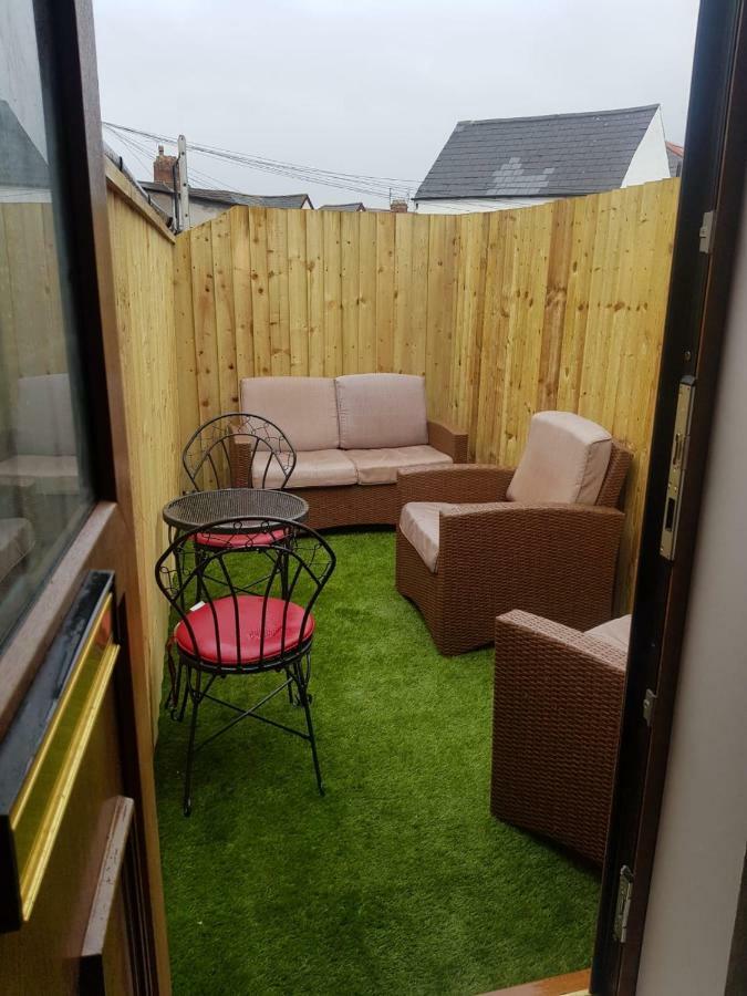 Apartment With Roof Terrace Close To City Centre Cardiff Esterno foto